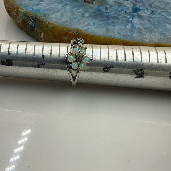 Beautiful Little Sterling Silver Ring With Six Round Opal Stones & Center CZ - Picture 7 of 8